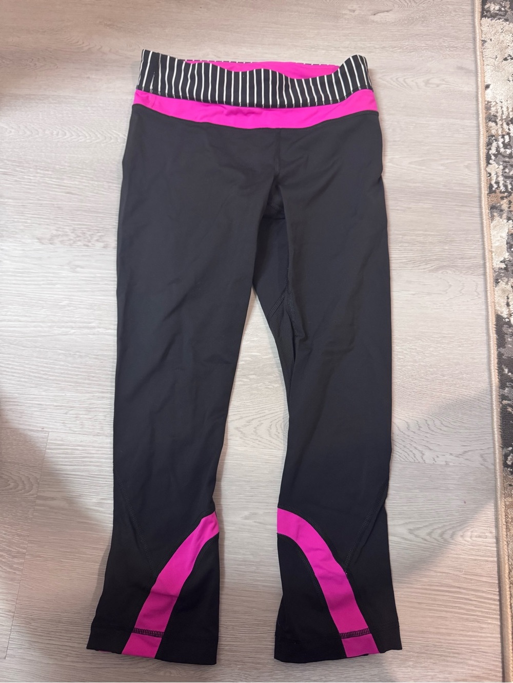 Women’s Black and Pink Performance Capri Leggings